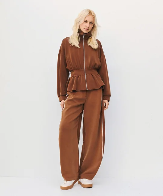 Veste peplum + Pantalon bimatière cognac — Cognac