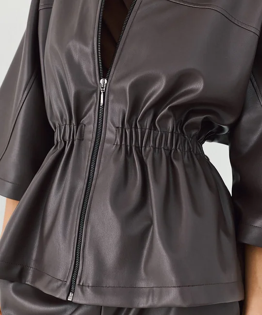 Ensemble veste en simili cuir à coulisse & pantalon jogger en simili cuir — vue 3