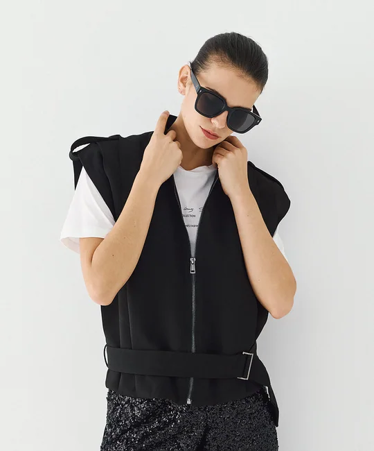 Ensemble veste sans manches plissée ceinturée + pantalon cordons noir — vue 3