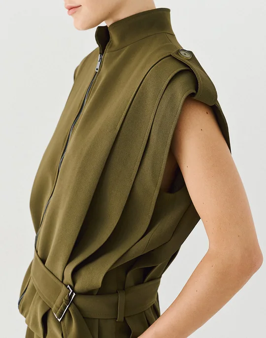 Ensemble veste sans manches plissée ceinturée + pantalon cordons olive — vue 4