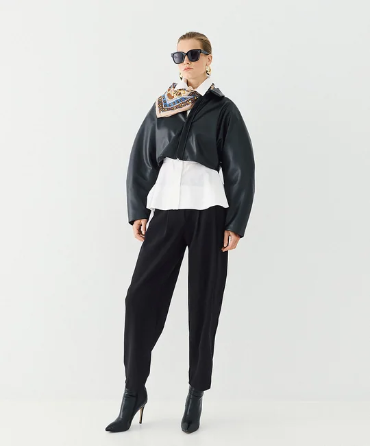 Veste courte en simili cuir — Noir