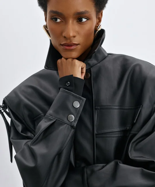 Veste simili cuir ceinturée + Short à pinces noir — vue 3