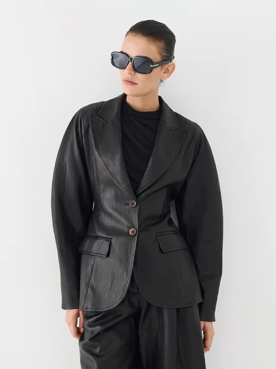 Blazer ajusté + Pantalon large simili cuir noir — vue 2