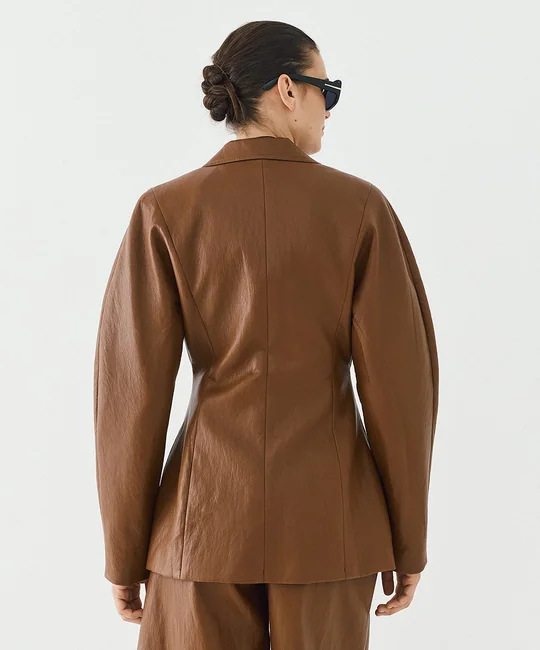 Ensemble blazer ajusté en simili cuir & pantalon large en simili cuir — vue 3