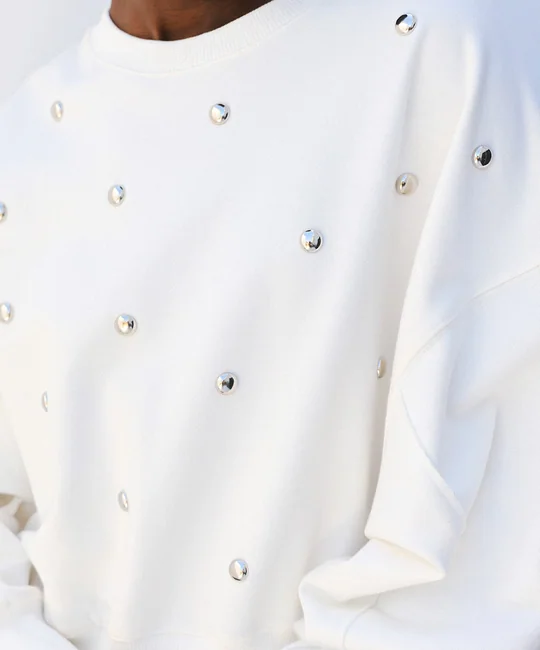 Sweat à clous décoratifs — vue 3