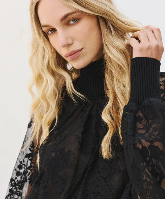 Blouse en dentelle manches bouffantes — vue 3