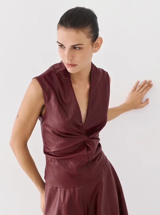 Top simili cuir + Jupe midi bordeaux — vue 3