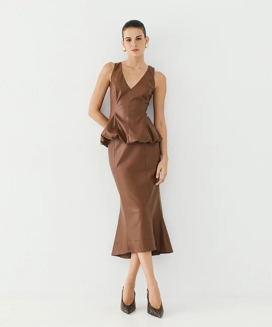 Ensemble top péplum en simili cuir & jupe midi sirène en simili cuir — Cognac
