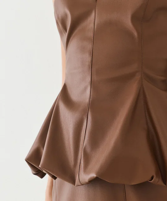 Ensemble top péplum en simili cuir & jupe midi sirène en simili cuir — vue 5