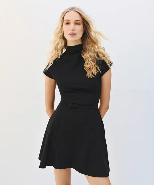Robe courte ceinturée — vue 2
