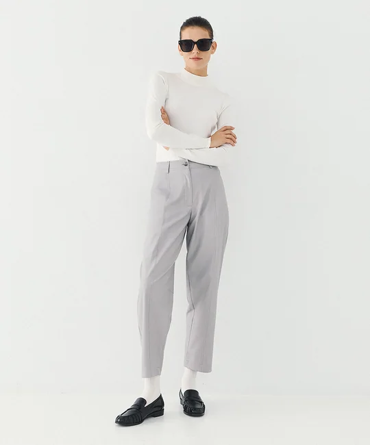 Blouse bordée plumes & Pantalon carotte Gris — vue 8