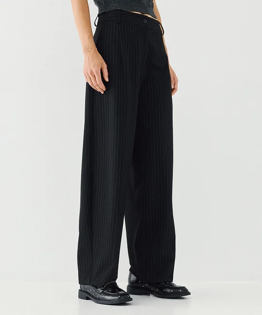 Chemise rayée dos dentelle + Pantalon carotte rayé noir — Noir