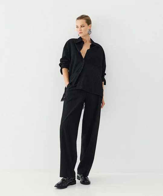 Chemise rayée dos dentelle + Pantalon carotte rayé noir — vue 8