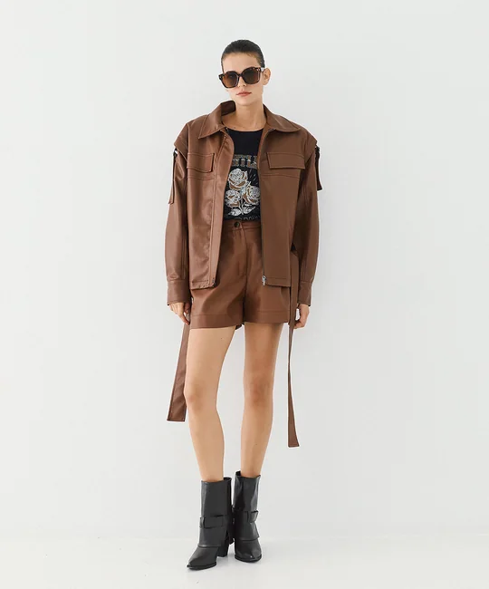 Ensemble veste en simili cuir ceinturée & short à pinces en simili cuir — Cognac