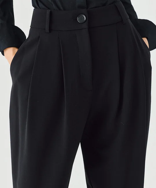 Top sans manches + Pantalon carotte noir — vue 10