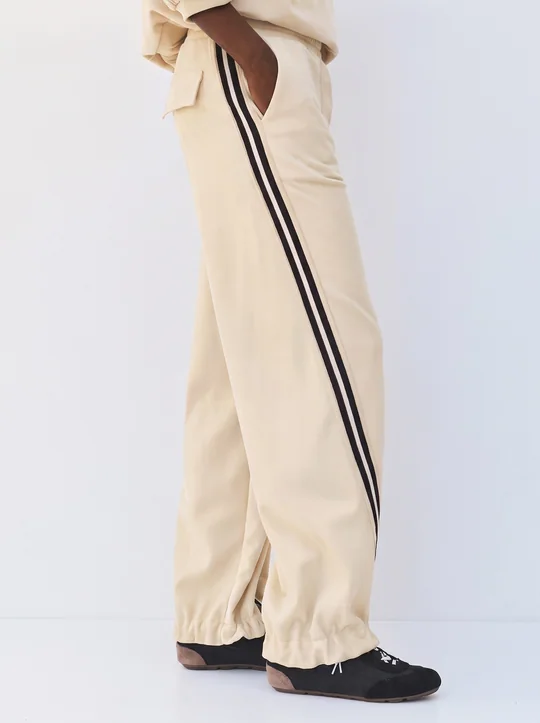 Sweat + Pantalon à bandes vanille — vue 9