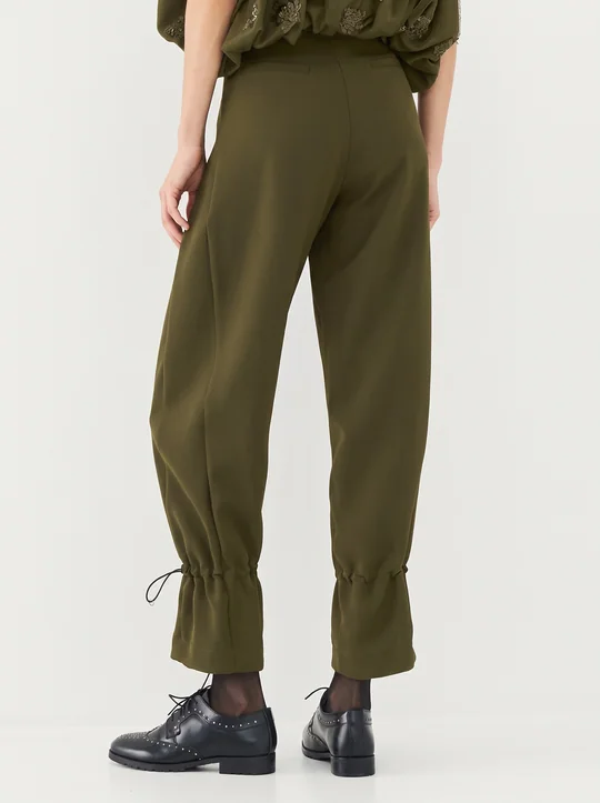 Ensemble veste sans manches plissée ceinturée + pantalon cordons olive — vue 6
