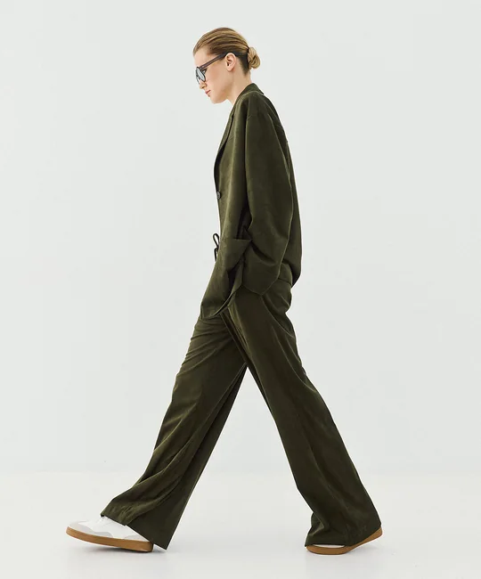 Blazer daim + Pantalon suédine olive — vue 8