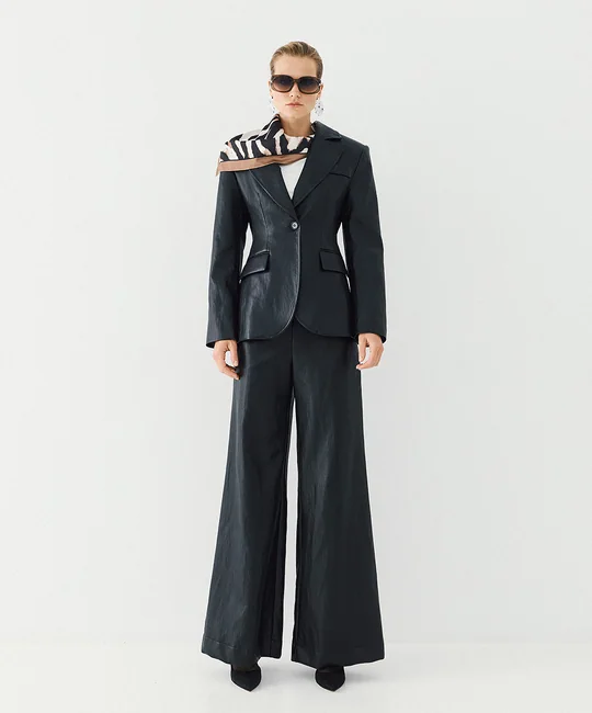 Pantalon large en simili cuir — vue 1