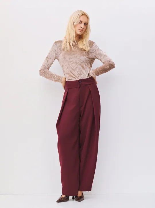 Blouse plissée + Pantalon bordeaux — Bordeaux