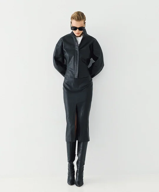 Jupe midi fendue en simili cuir — Noir