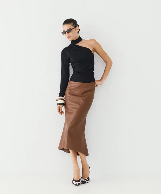 Ensemble top péplum en simili cuir & jupe midi sirène en simili cuir — Cognac