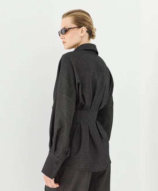 Ensemble chemise ajustée plissée + pantalon large à plis café — vue 4